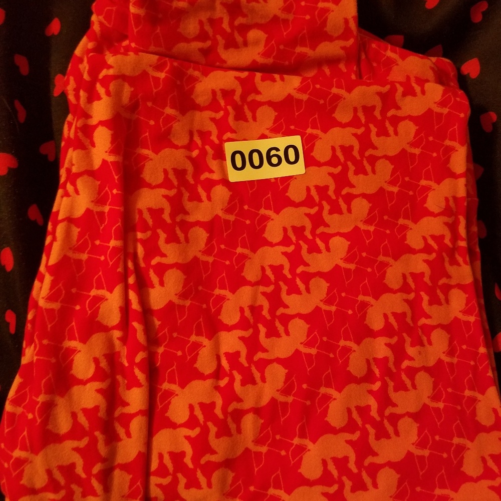 Lularoe cherub vintage Valentine's TC leggings